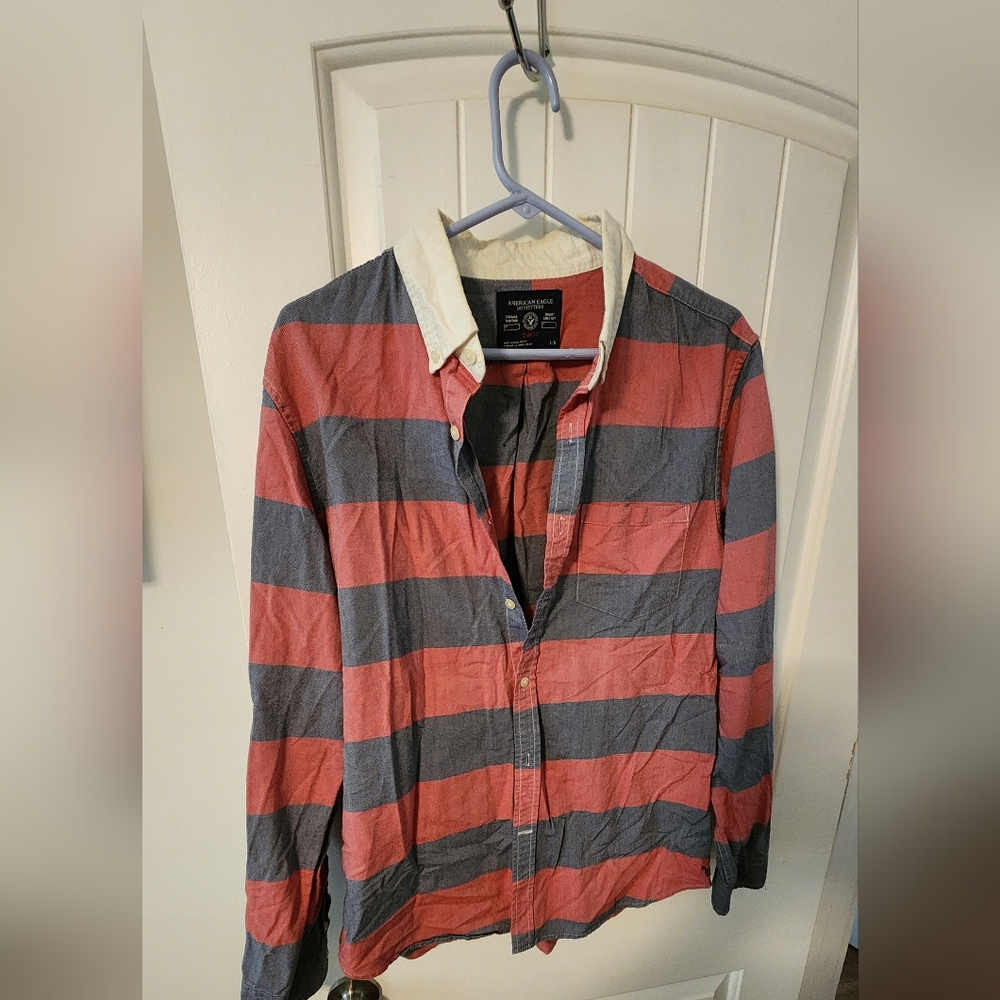 American Eagle button down